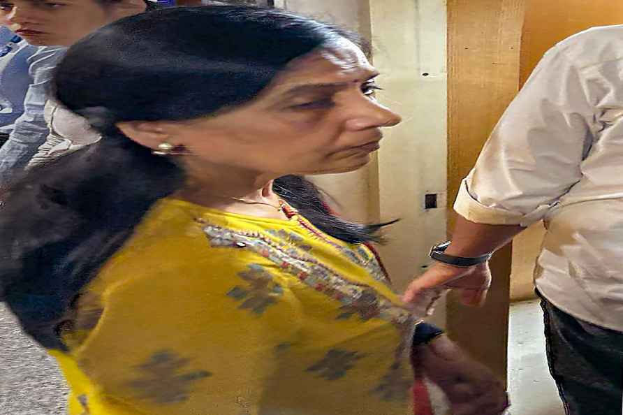 Arvind Kejriwal's wife at Rouse Avenue Court