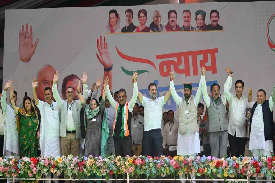 Rahul Gandhi campaigns for LS polls in HP