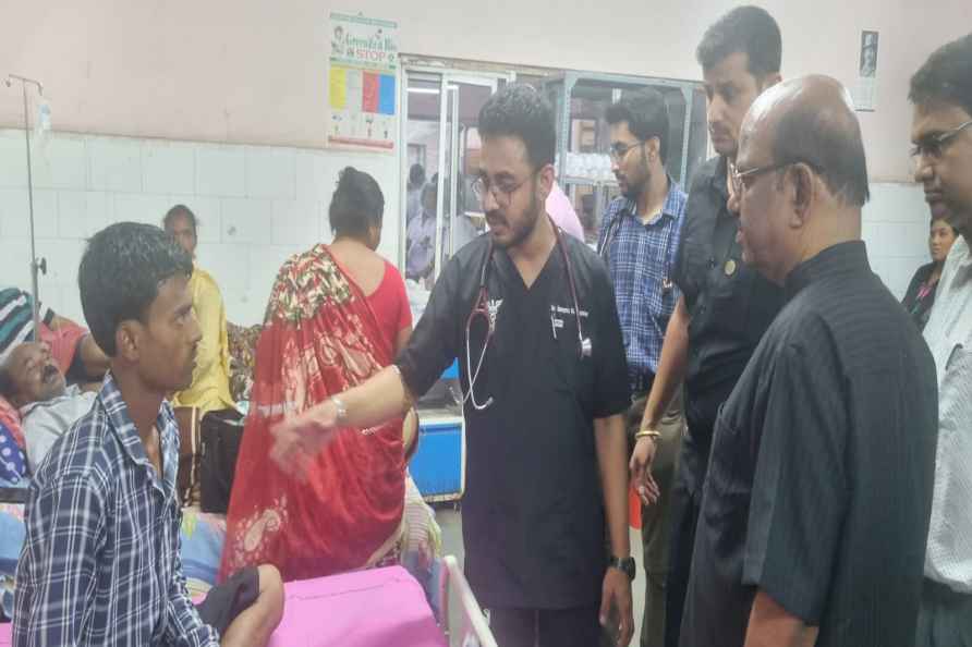 WB Governor meets injured passengers of train accident