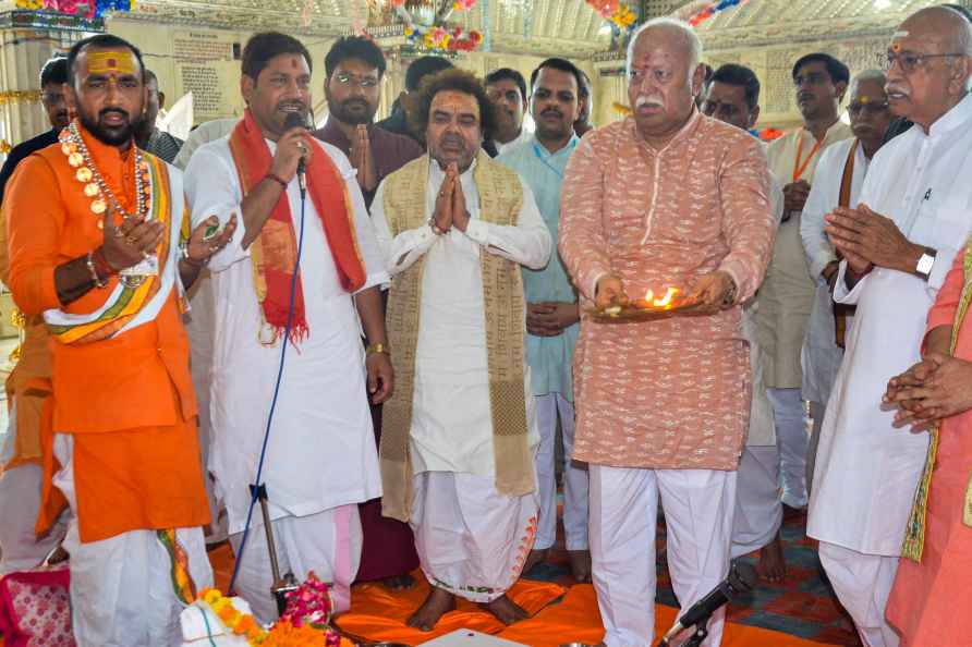Mohan Bhagwat offers prayers on 'Yogini Ekadashi'