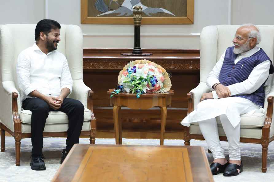 Revanth Reddy meets Narendra Modi