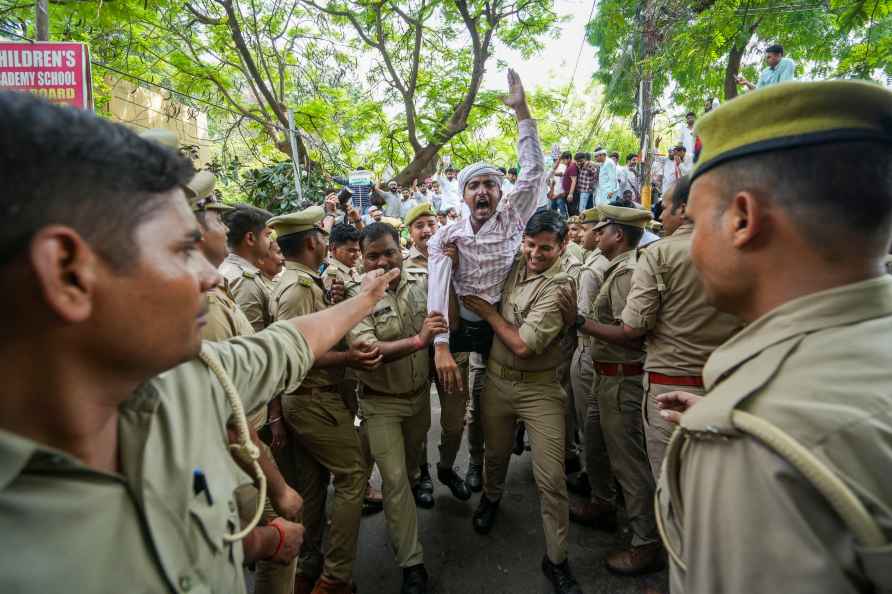 Congress protest over Neet row in Lucknow