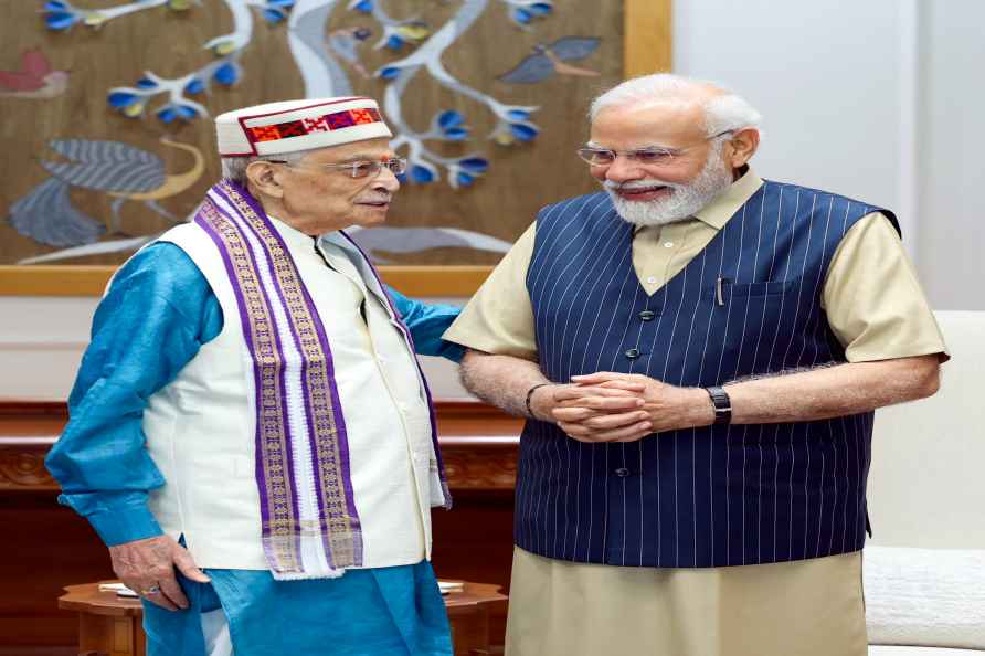 PM Modi meets Murli Manohar Joshi in Delhi