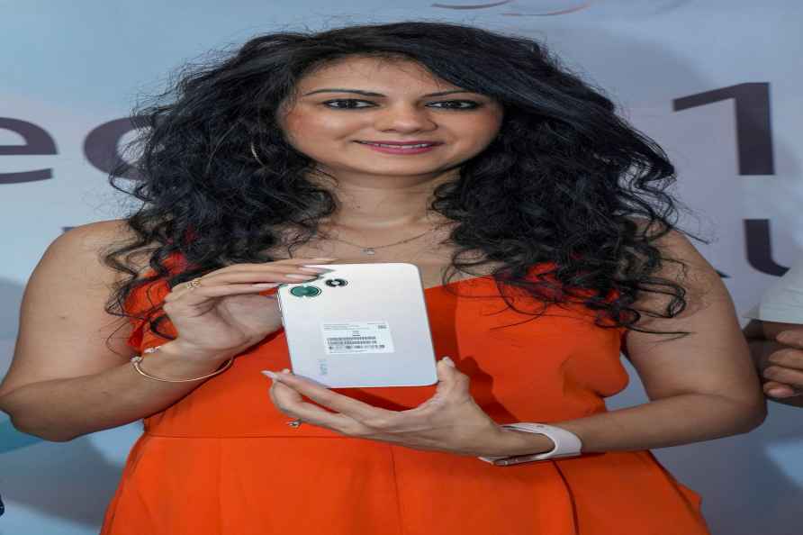 Kamna Jethmalani unveils Redmi 12 5G in HYD