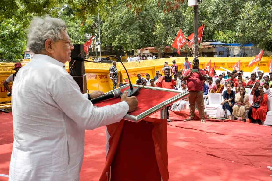 CPI(M) protest in support of Polavaram displaced