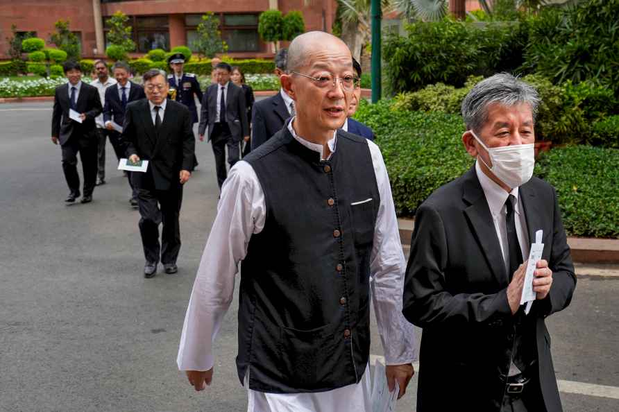 Japanese delegation at Parliament