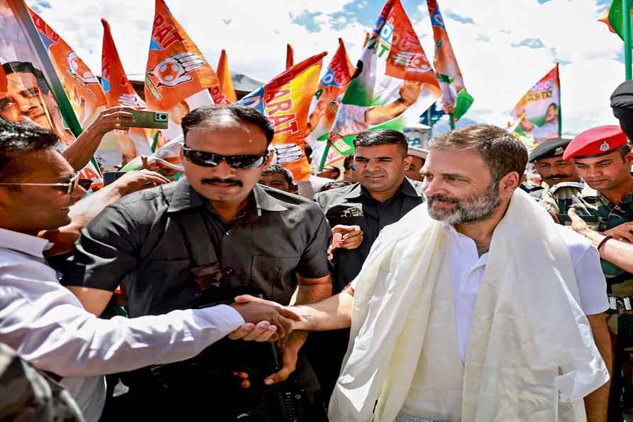 Rahul Gandhi arrives in Leh