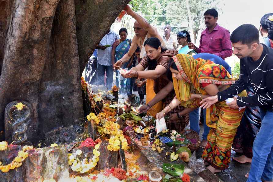 Nag Panchami: Devotees in Chikmagalur