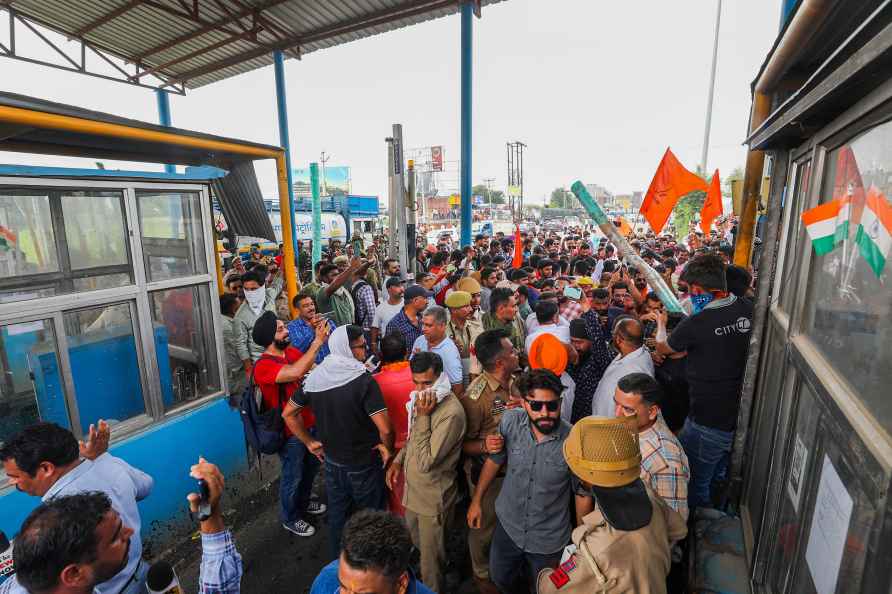 Protest for removal of Sarore toll plaza