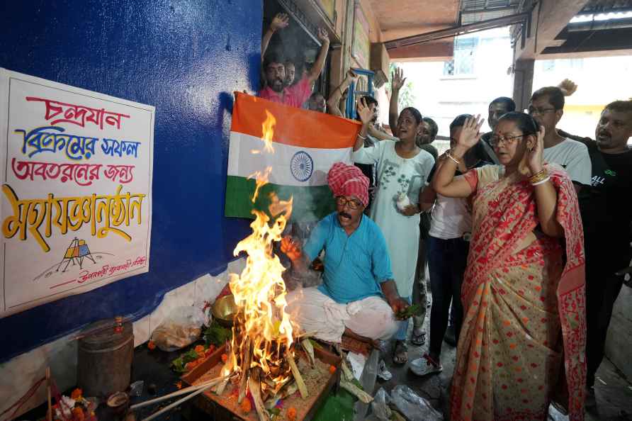 Prayers for Chandrayaan-3 landing in Kolkata