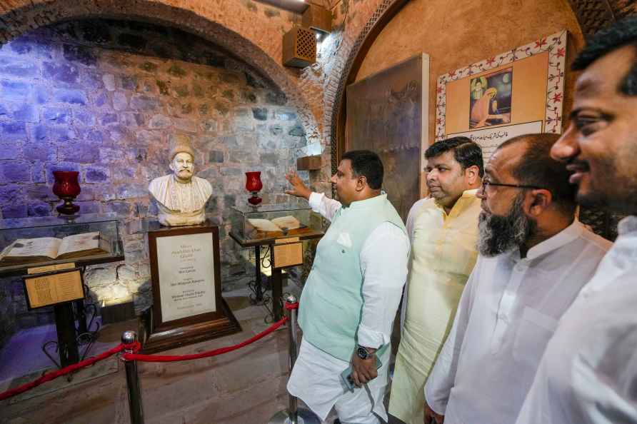 Imran Hussain at Ghalib ki Haveli