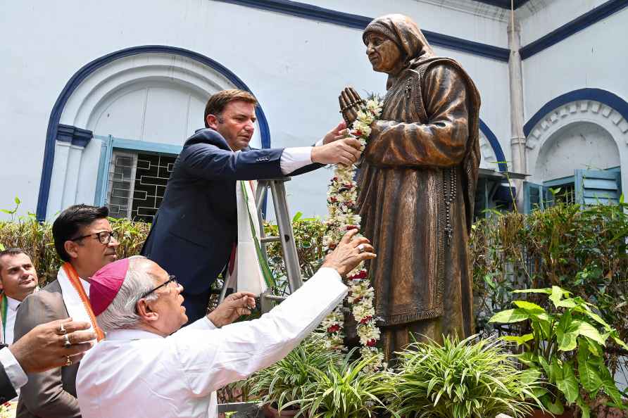 Bujar Osmani in Kolkata