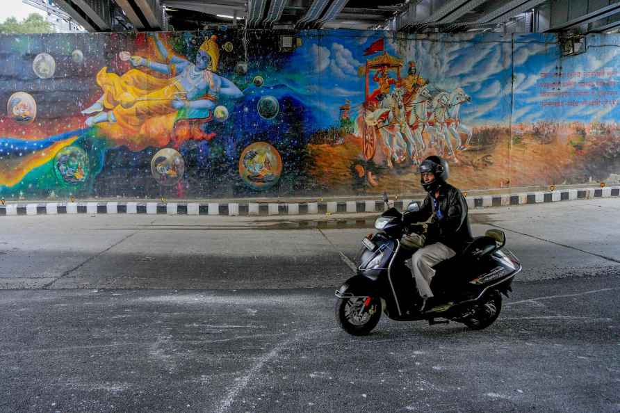 Standalone: Graffiti near Pragati Maidan