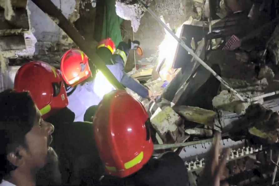 Five killed after residential building collpased in Thane