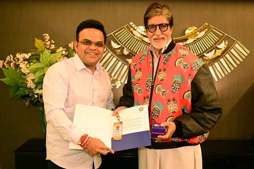 Amitabh Bachchan receives golden ticket to Cricket WC 2023