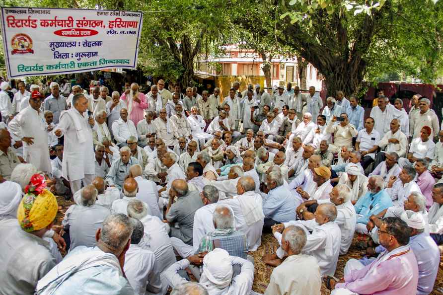 Retd govt employees protest in Gurugram