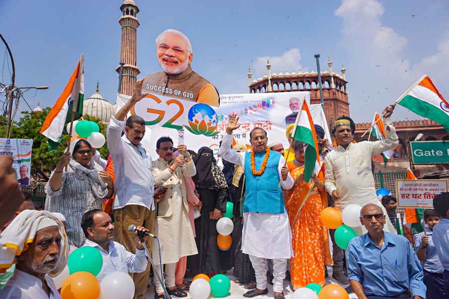 Vijay Goel leads a Sarva Dharam Sadbhav Tiranga Yatra