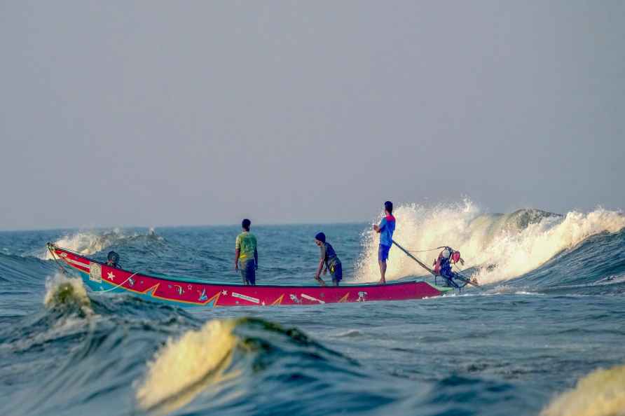 Fishermen at Pattinapakkam beach