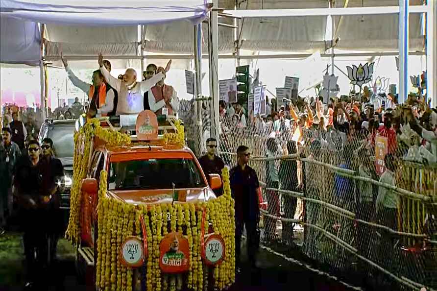 **EDS: VIDEO GRAB** Bhopal: Prime Minister Narendra Modi waves at...