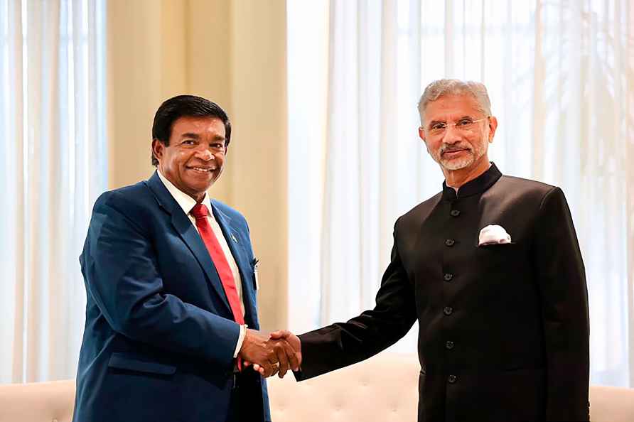 S Jaishankar, Prithvirajsing Roopun meet