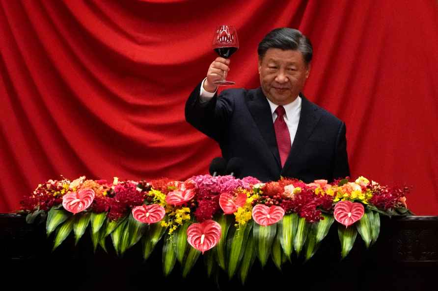 Chinese President Xi Jinping makes a toast after delivering his ...