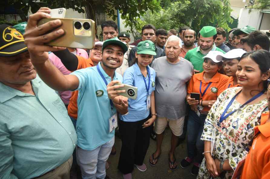 Lalu Yadav at Patna Zoo