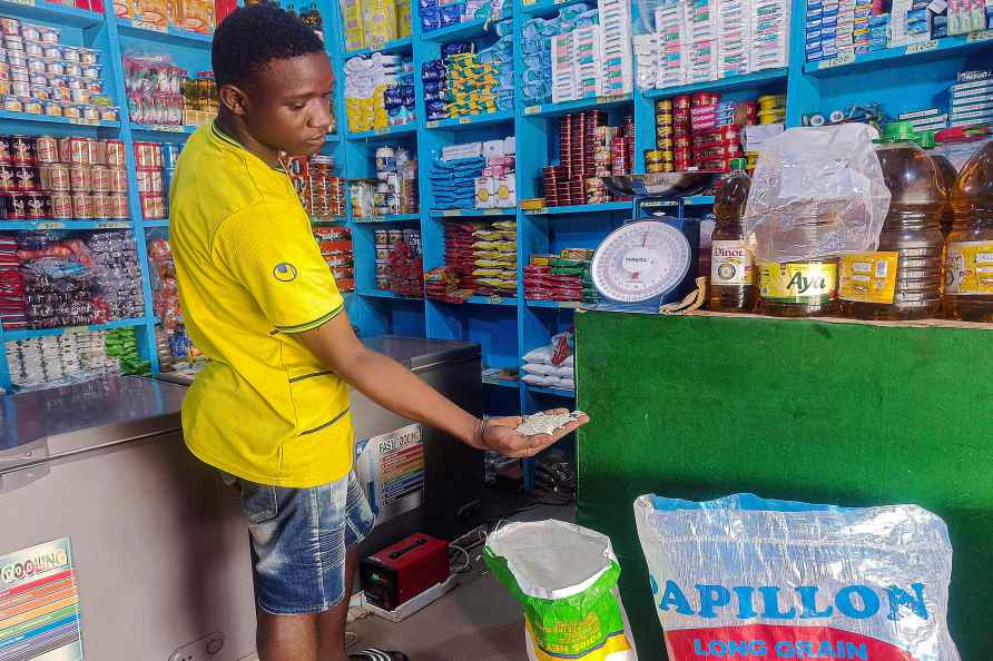 Grocery shop in Azagiue