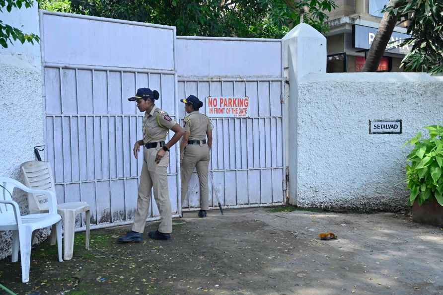 Raid at Teesta Setalvad residence in Mumbai