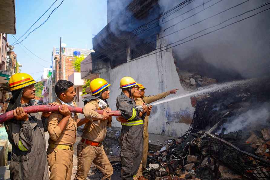 Fire at textile factory in Kanpur