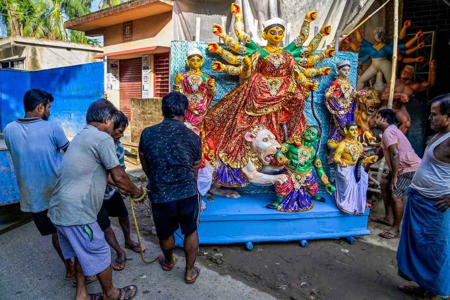 Preps for Durga puja festival