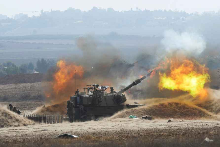 Israeli mobile artillery unit fired