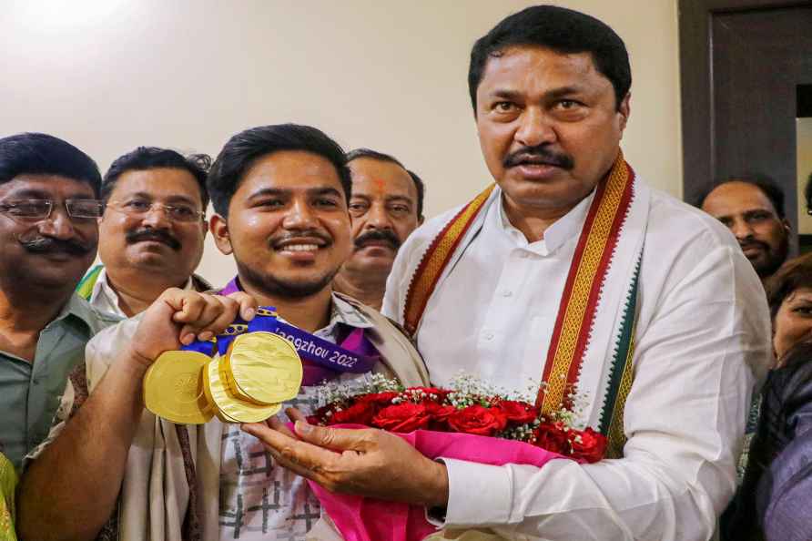 Nana Patole felicitates archer Ojas Pravin Deotale