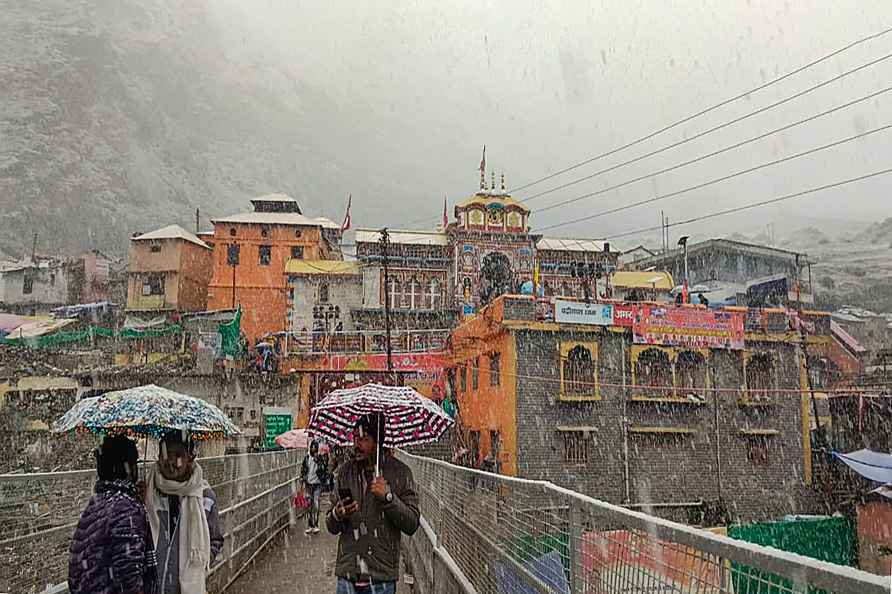 Weather: Snowfall at Badrinath