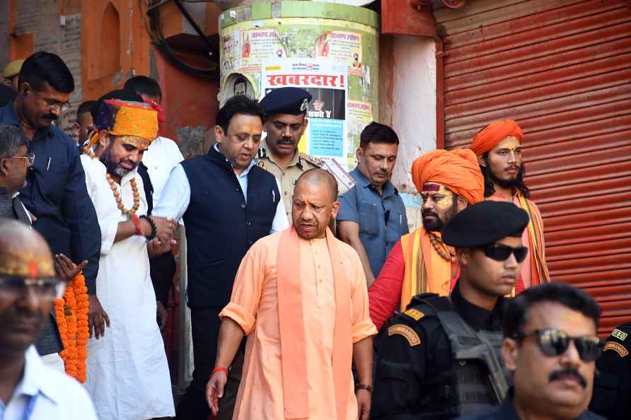 Yogi Adityanath at Hanumangarhi