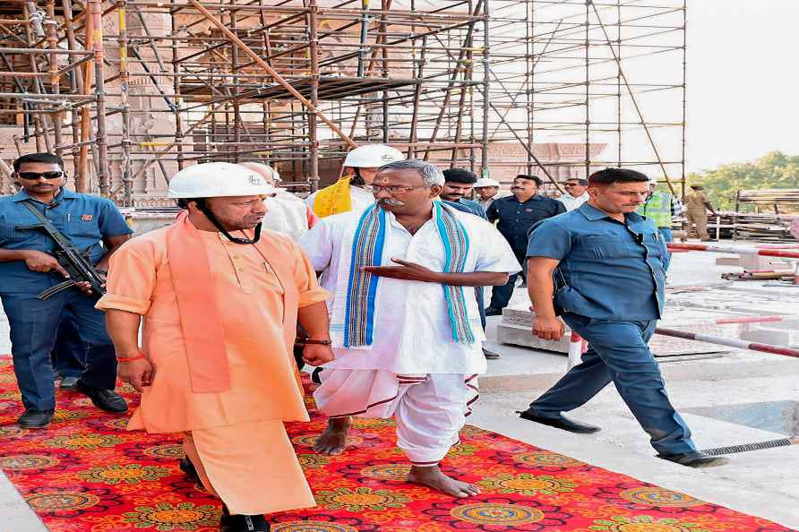 CM Yogi Adityanath visits Ram Mandir