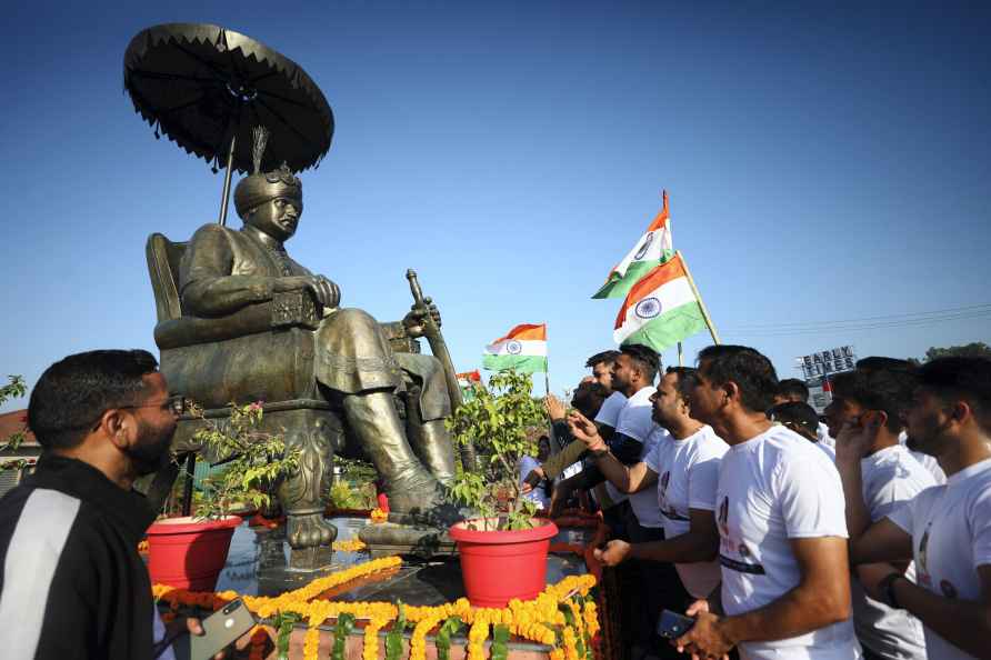 BJYM pays tribute to Maharaja Hari Singh