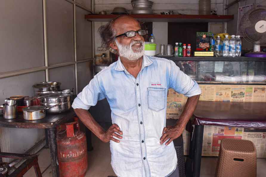 Rajinikanth's lookalike in Kochi