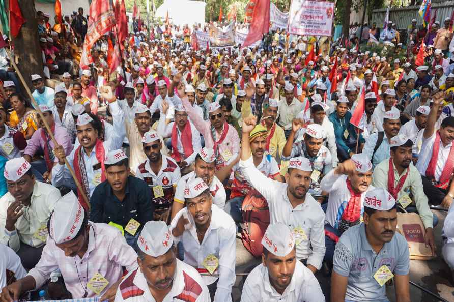 Tribals protest in Thane