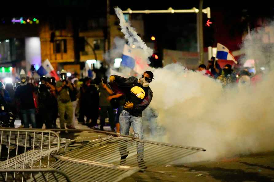 Protestors in Panama City