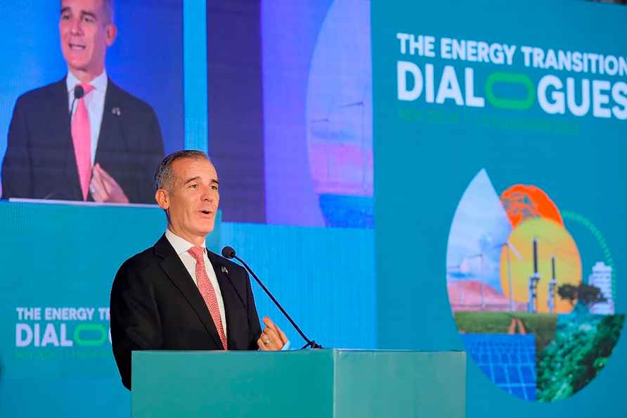 Eric Garcetti at an event in Delhi