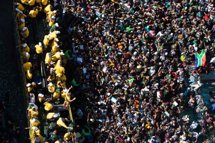 World Cup Rugby Springbok champions atop a bus during a victory ...