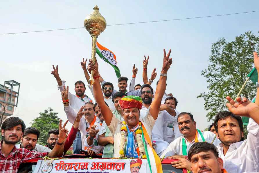 Cong's Sitaram Agarwal files nomination