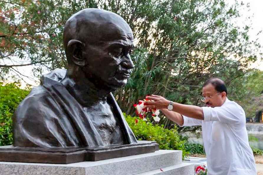 V Muraleedharan in Hiroshima