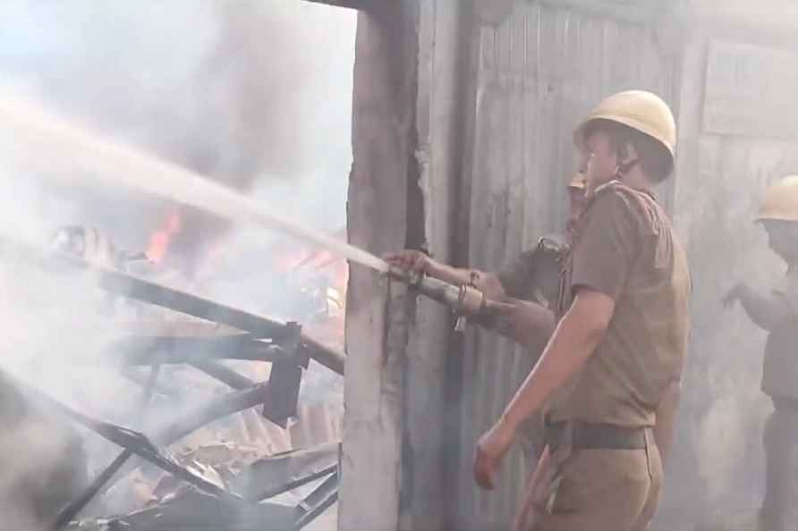 Fire at a jute mill in Kolkata