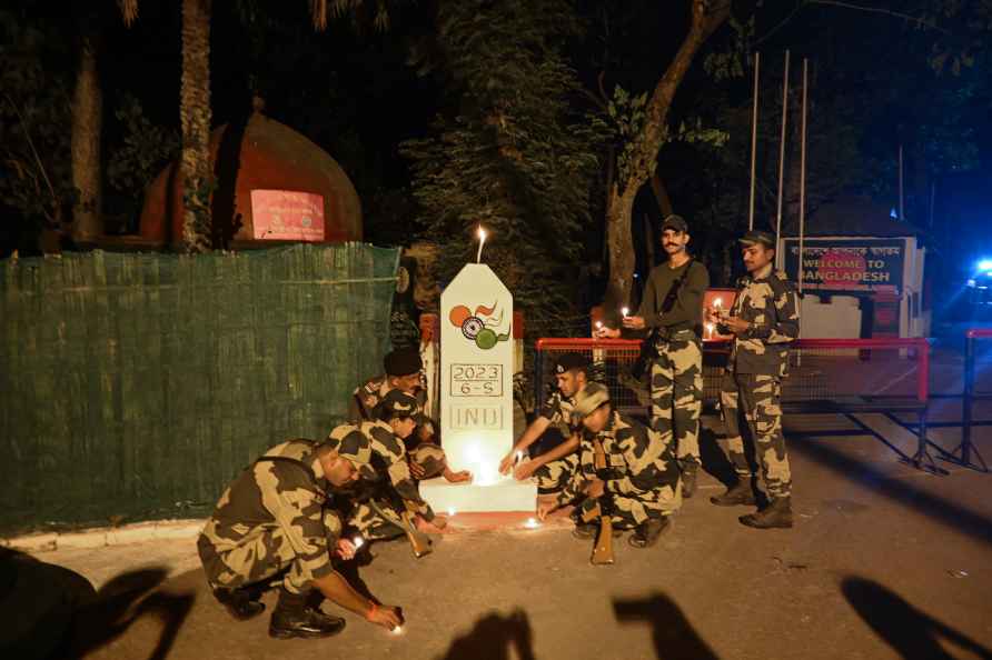 Diwali: Lighting at India-Bangladesh border