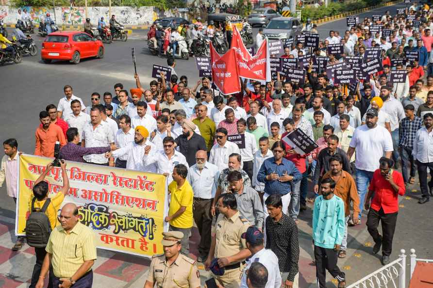 Nagpur District Restaurant Association protest