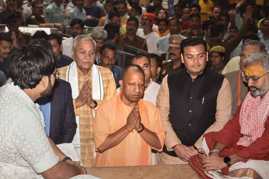 Mathura: Uttar Pradesh Chief Minister Yogi Adityanath pays obesiance...