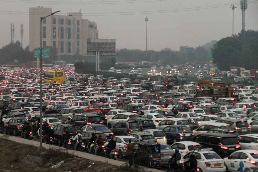 Traffic on Delhi-Gurugram Expressway