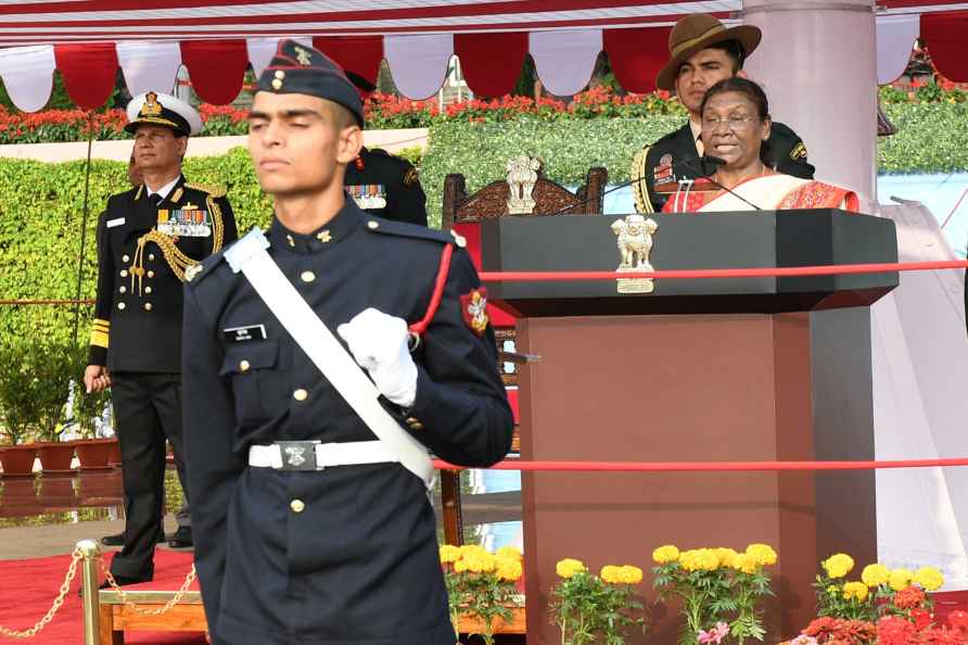 President Murmu reviews NDA passing out parade