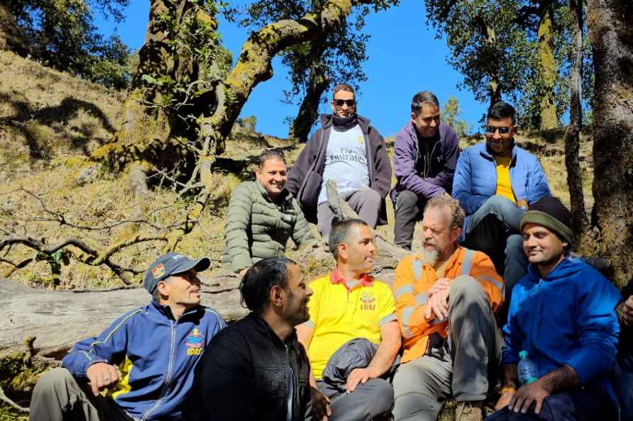 Arnold Dix with SDRF team in Uttarkashi